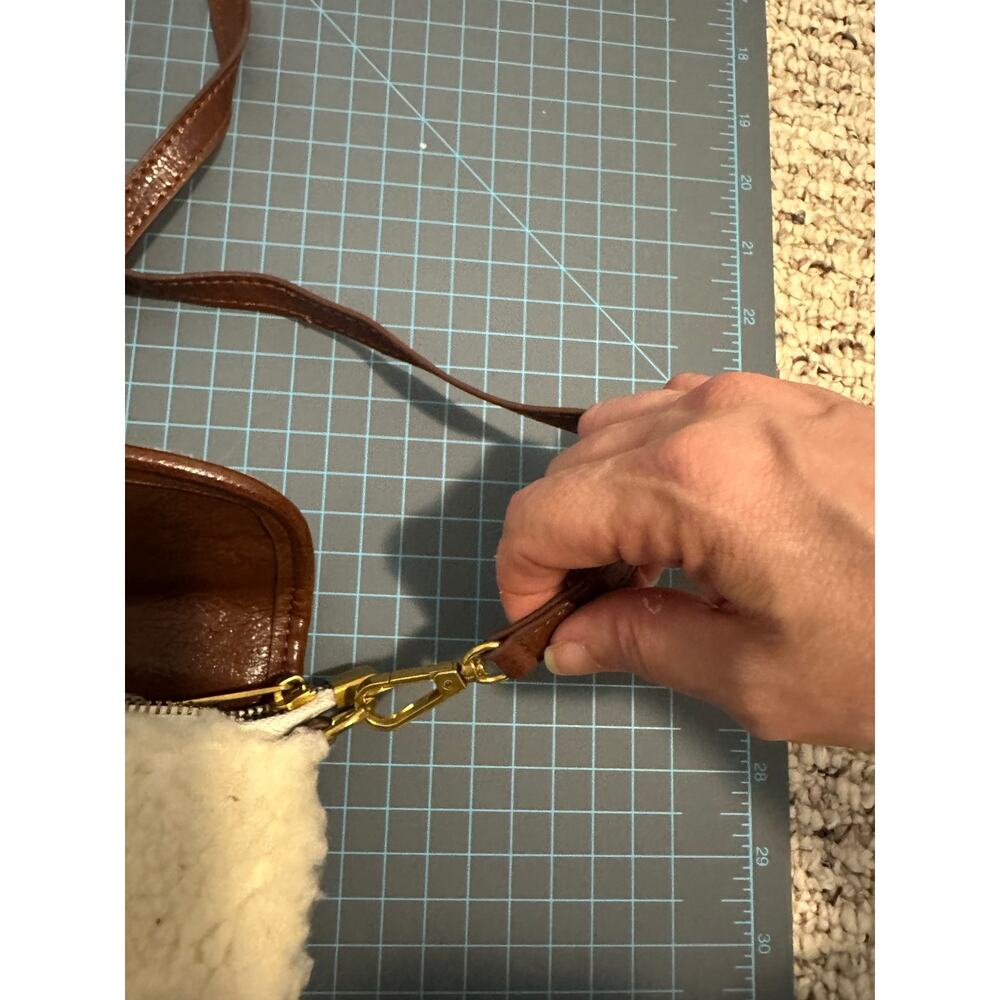 Anthropologie small Sherpa crossbody adjustable/ removable strap purse bag - Picture 3 of 6